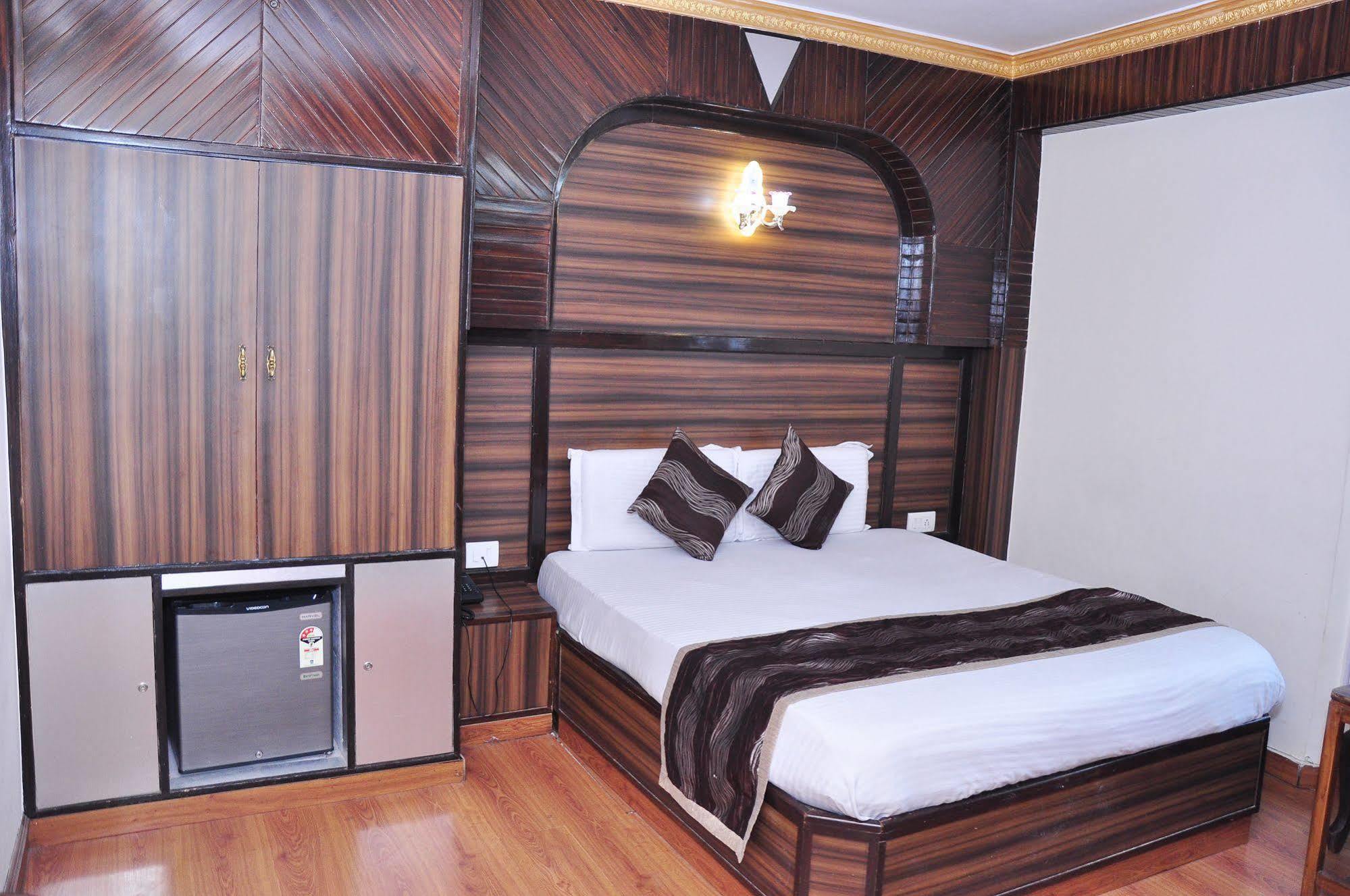 Hotel Sidharath Shimla Eksteriør billede